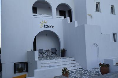 Tzane Studios & Apartments - Steps away from Golden Beach