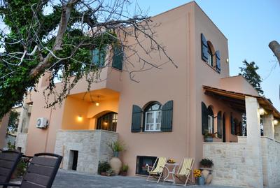 Villa Avly