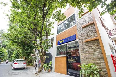 FabHotel Crown Suites - Nr Sony Signals