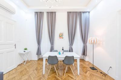 Dominik Apartment
