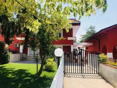 B&B Red Village