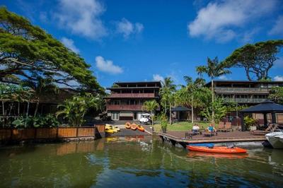 Paradise Bay Resort, a hotel in Kaneohe, Hawaii
