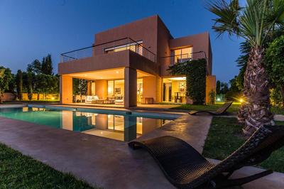 Al Maaden 132 - Luxury front line golf villa with heated pool