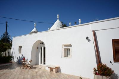 Trullo Vito in Valle D itria con piscina