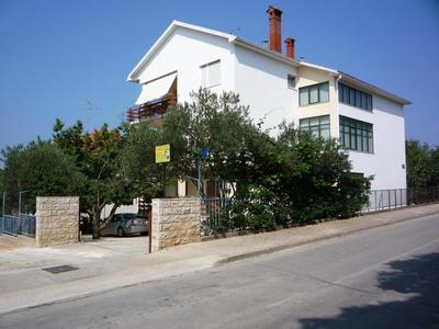 Hana Apartments