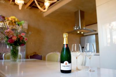 Opera Luxury Apartment
