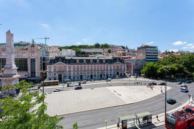 Hostee - Sublime 2BR Apt on Restauradores Sq