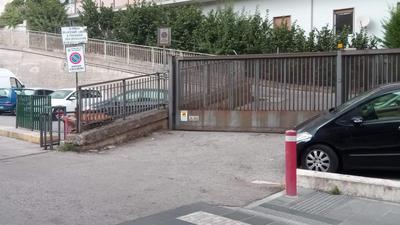 ESSENTIAL ROOM & PARKING in Centro Città con Parcheggio Privato e WIFI