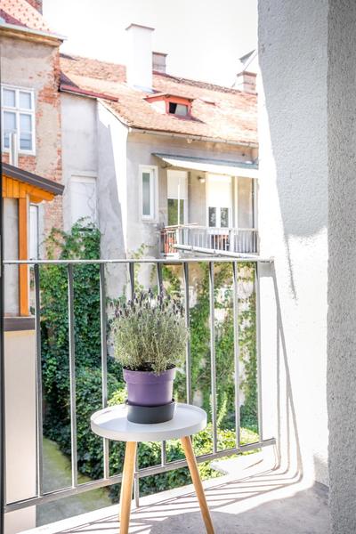 Go2Zagreb Chick Apartment Private Parking Available