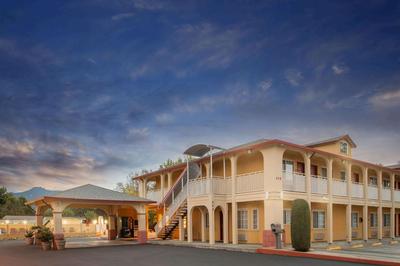Upper Lake Inn & Suites, Photo 2