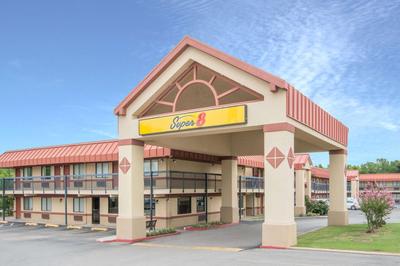 Super 8 by Wyndham Tulsa - Route 66