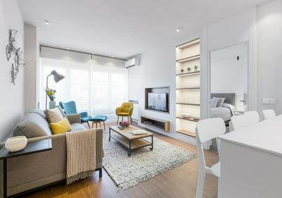 Francisco Silvela Apartment by Flatsweethome