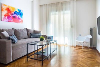 TONI'S Classy Home in Kolonaki, local's Gem