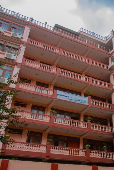 Traveler's Holiday Inn