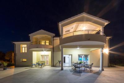 Villa Scolopax rusticola Skradin with heated pool