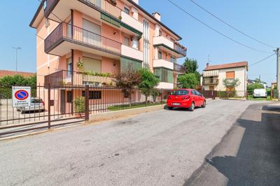 GuestHost - Padova Terrace Flat