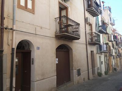 Casa dei Normanni RUGGERO