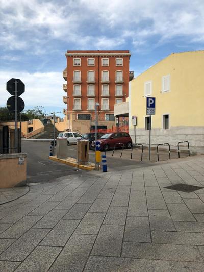 Via Acquedotto n. 66, Condominio "Le Piramidi"