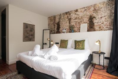 TWENTY FIVE Rooms