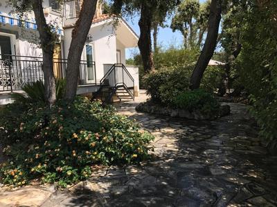 Buellis House