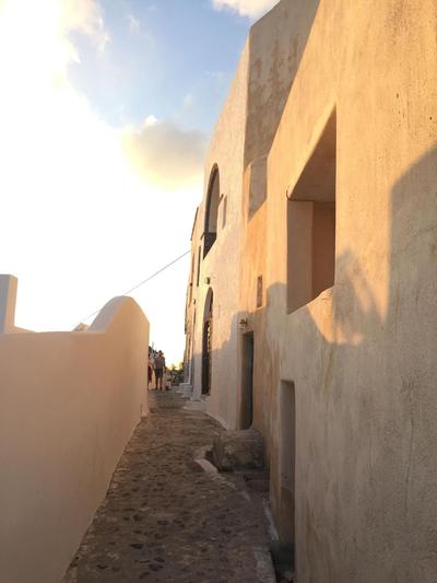 Reflection Cave House