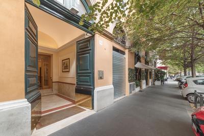 GuestHost - Elegant Apartment in Rome