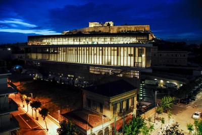 Acropolis area 5 minutes to the Museum and metro