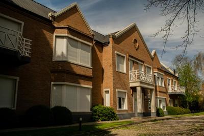 Los Robles Apart Hotel l Suites & Spa