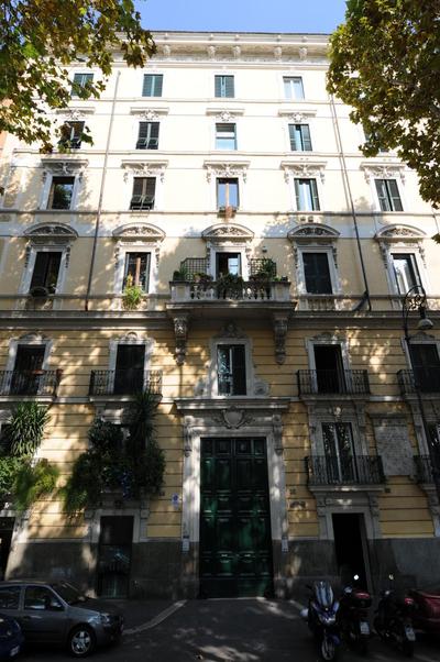 Elegant Flat Spanish steps