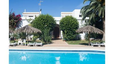Villa Nieves is a beautiful villa set in a rural location yet it is still only a 5 minute drive from San Antonio and San Rafael