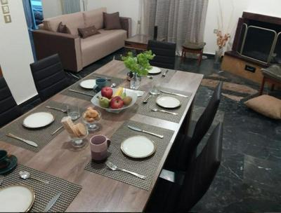 Comfortable 4th fl flat ideal for up to 8 people