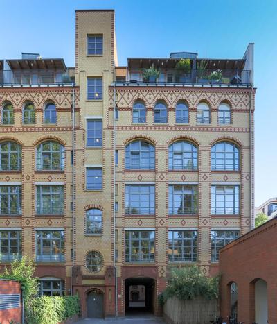 The Melchior, Luxury Industry Loft in Mitte, group & family friendly, 2 bath rooms, big dining table, ideal for 4 - 6 Guests