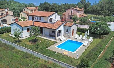 Villa Paris IV