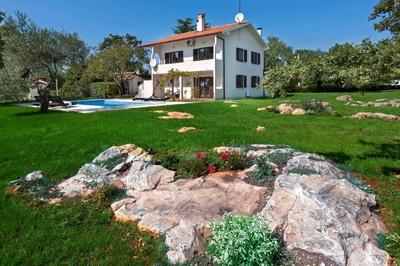 Apartment Doris with Private Pool and large Garden