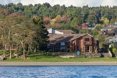 Cascades Lakefront Motel