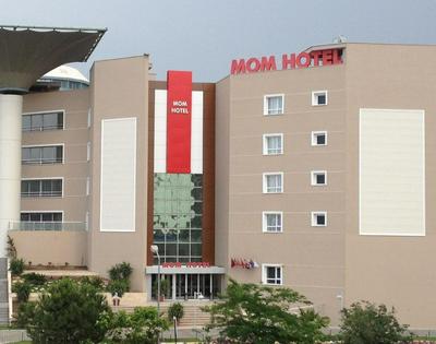 Mom Hotel