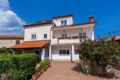 Casa Kujici