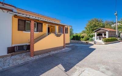 House Semy with private pool