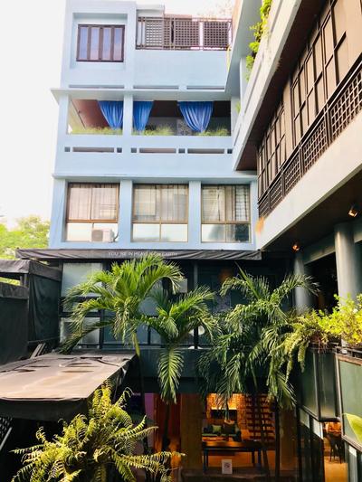 Blu Cabin Ari Stylish Gay Poshtel