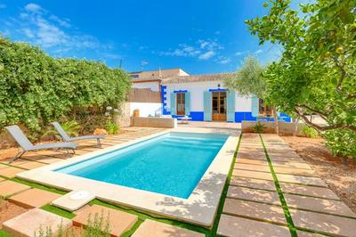 Villa Palma - Establiments by PriorityVillas