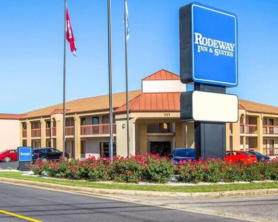 Rodeway Inn & Suites Clarksville near Governors Square Mall