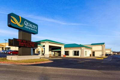 Quality Inn & Suites Moline Airport