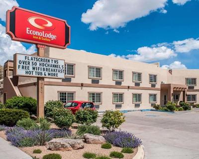 Econo Lodge Inn & Suites Santa Fe South