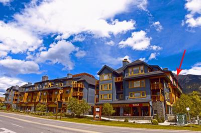 Downtown Loft, Mountain Views, Fireplace, Couple's Retreat, Walker's Paradise