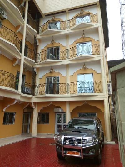 Hotel - Y