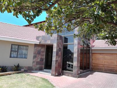 Lalela House Boutique Guesthouse - Free Wifi & Secure Parking