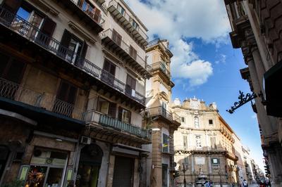 GuestHost - Quattro Canti Charming Flat