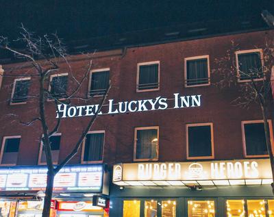 Hotel Luckys Inn