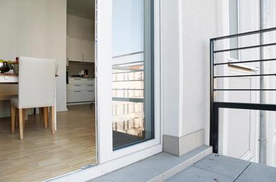 SC 03 by ROCKCHAIR Apartments l SUPERHOST Status l 2 Bedrooms Boxspringbeds Balcony Elevator - Cozy Family & Business Flair welcomes you!