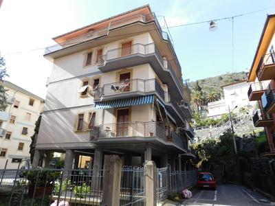 Accogliente appartamento a 100m dal mare, Levanto